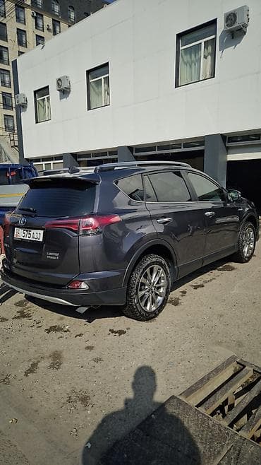Продажа авто: Toyota RAV4: 2017 г., 2.5 л, Вариатор, Гибрид, Кроссовер — 4
