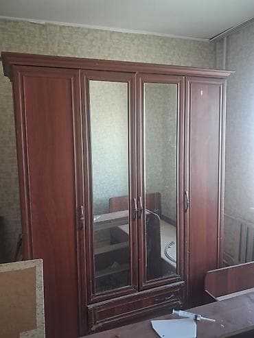 спальный нарнитур: Гарнитур для комнаты + газовая плита Состав: - Трёхдверный шкаф из — 1