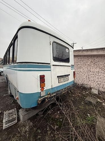 бампера на бмв е34: Автобус ПАЗ на шасси ГАЗ (передняя решётка с логотипом ГАЗ). Кузов — 4