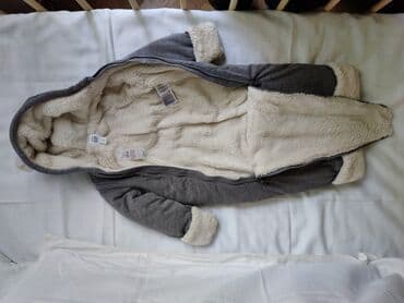 детский зимний комбез для новорождённых: Детский зимний комбинезон "Gap". Новый. На 6-12 месяцев. Рукава и — 3