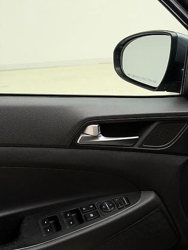 b class: Hyundai Tucson: 2015 г., 1.6 л, Робот, Дизель, Кроссовер — 7