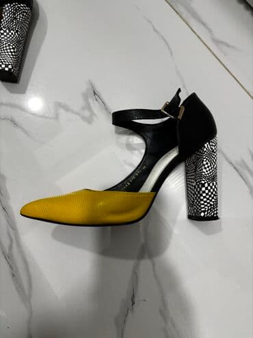 Кожаные Элегантные туфли с острым носком, выполненные в комбинации