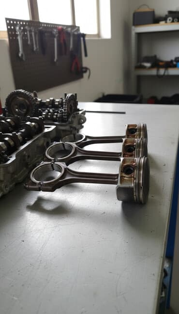 Запчасти на Ауди а6с5. ГБЦ головка -левая на 2.4 и 2.8 объем. и.т.д