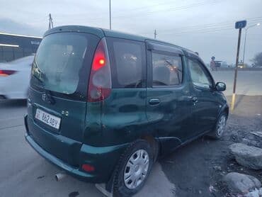 ленд крусер: Toyota Yaris Verso: 2001 г., 1.3 л, Механика, Бензин, Хэтчбэк — 6