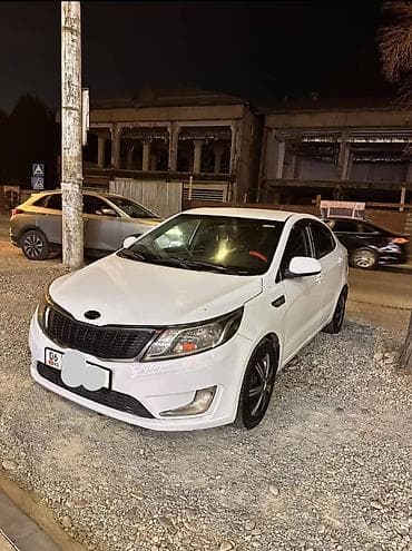 груз авто: Kia Rio: 2014 г., 1.6 л, Автомат, Бензин, Седан — 4