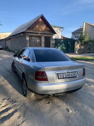 Audi: Audi A4: 1997 г., 1.8 л, Кол менен иштөөчү, Бензин, Седан — 2