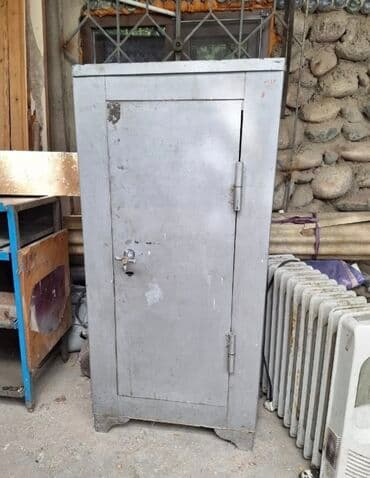 Продаю сейф советский