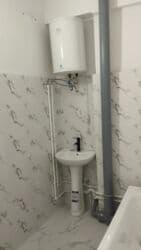 сдаю квартиру азия мол: 2 бөлмө, Менчик ээси, Чогуу жашоосу жок, Эмерексиз, Толугу менен эмереги бар, Жарым -жартылай эмереги бар — 27