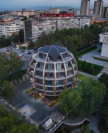 Аренда офисов, 134 м², В бизнес центре, С видом на горы, 1 линия, С отдельной кухней