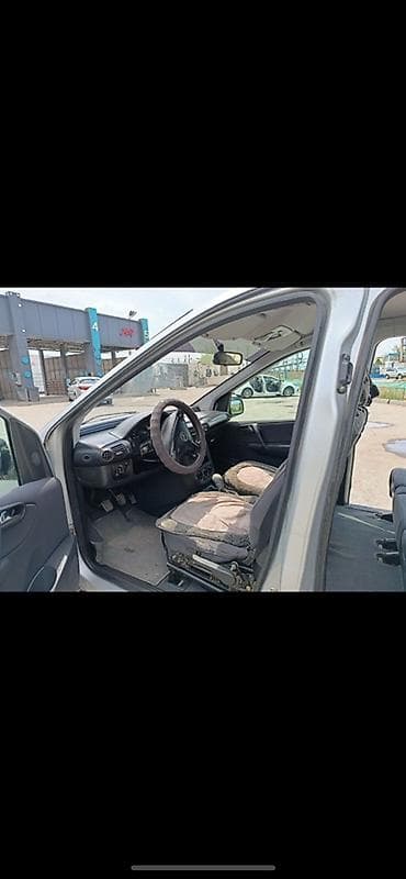 мэри: Mercedes-Benz Vaneo: 2004 г., Механика, Бензин, Минивэн — 9