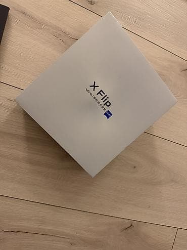 Vivo X Flip — 4