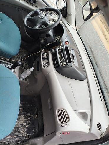 step wgn: Nissan Tino: 2001 г., 1.8 л, Автомат, Газ, Минивэн — 7