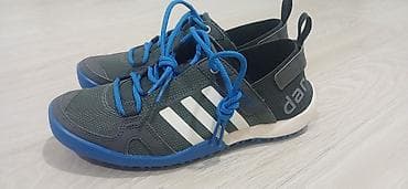 Кроссовки adidas Terrex в спортивно-повседневном стиле. Подойдут для at lalafo.kg Кроссовки adidas Terrex в спортивно-повседневном стиле. Подойдут для
