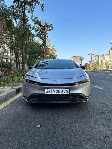радары: Toyota Prius: 2024 г., Гибрид, Лифтбек — 1