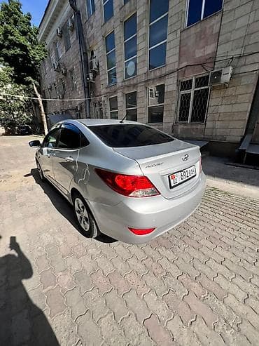 новый нива: Hyundai Accent: 2011 г., 1.4 л, Автомат, Бензин, Седан — 4