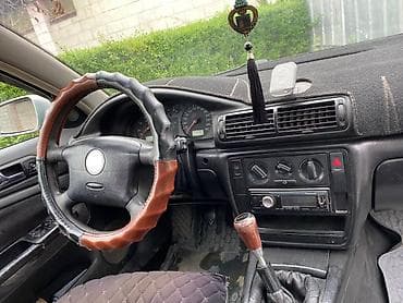 лев: Volkswagen Passat: 2001 г., 1.6 л, Ручные, Бензин, Седан — 7