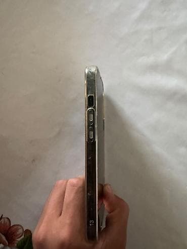на iphone: Смартфон Apple iPhone (линейка 13), зелёный цвет корпуса. Особенности — 4