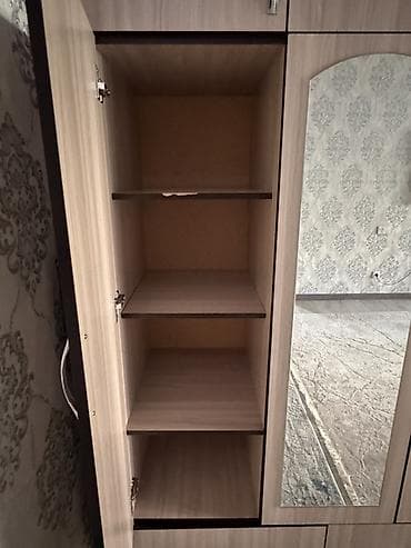 комоды с зеркалом: Гарнитур для прихожей/спальни: трехстворчатый шкаф + комод с зеркалом — 7