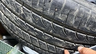 Срочно продаю шины 235.35.18 стояли на камри 70 проездил один сезон — 3