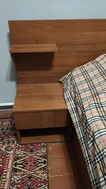 sofa bed: Двуспальная кровать с высоким изголовьем и встроенными тумбами + — 2