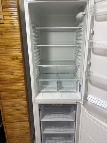 делаем справки: 3 комнаты, Собственник, Без подселения, С мебелью полностью — 9