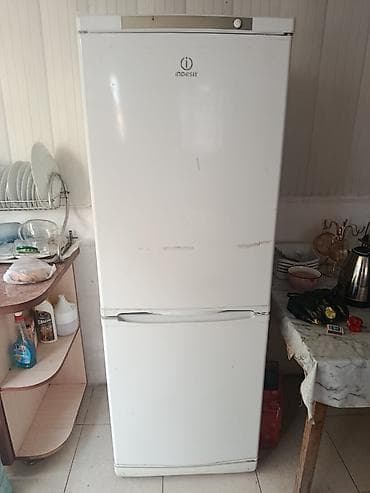 fire maple: Холодильник Indesit, Б/у, Двухкамерный — 3