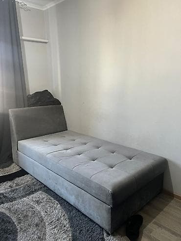 small table: Продается кровать с нижними ящиками. Цена 10000 сомов Размер 180х90 — 2