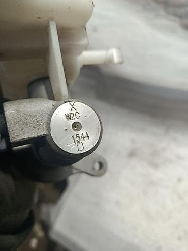 рабочий цилиндр сцепления: Главный тормозной цилиндр с бачком (ГТЦ) - Производитель: MOBIS - — 3