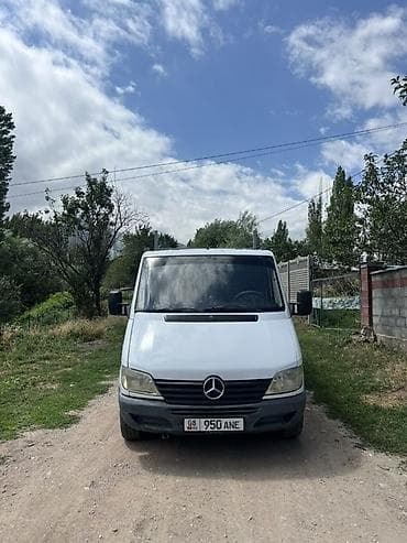 Унаа: Грузовой бортовой автомобиль Mercedes‑Benz Sprinter (двухрядная — 5