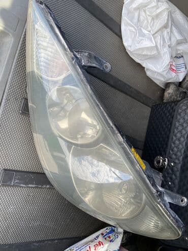 Передняя левая фара Toyota 2005 г., Б/у, Оригинал, Япония at lalafo.kg Передняя левая фара Toyota 2005 г., Б/у, Оригинал, Япония