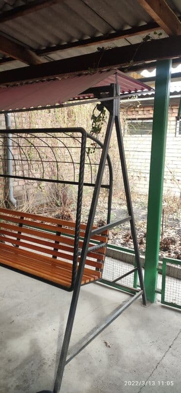 скамейка фото: Садовые качели — 3