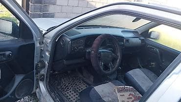 автомобили: Volkswagen Golf: 1993 г., 1.6 л, Механика, Бензин — 5