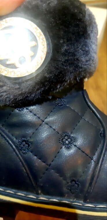 сапоги зимние женские натуральная кожа натуральный мех распродажа: Продаю детские зимние сапожки: Первые - размер 26, цена 200 сом В — 4