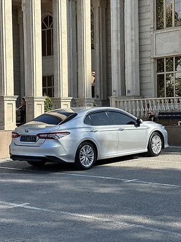 prius plus: Toyota Camry: 2019 г., 2.5 л, Автомат, Гибрид, Седан — 2