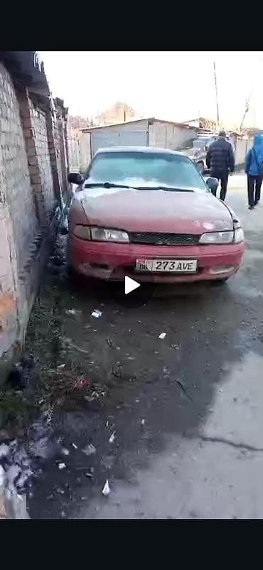 323 f: Mazda 626: 1992 г., Седан — 2