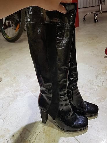 Сапоги зимние,лаковая кожа 35 р, в отл состоянии,внутри овчина