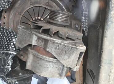 зарядное устройство для автомобильных аккумуляторов: Генератор Mercedes-Benz 1989 г., Германия — 1