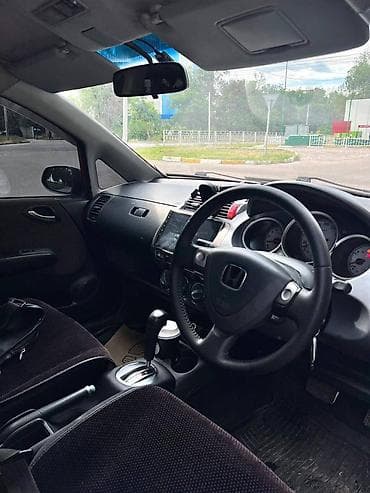 fit 2012: Honda Fit: 2003 г., 1.5 л, Вариатор, Бензин, Хэтчбэк — 6
