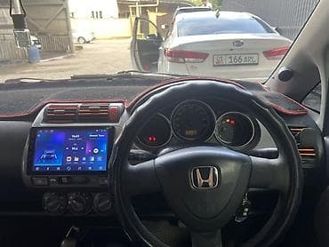 Honda Fit: 2003 г., 1.3 л, Вариатор, Бензин, Хэтчбэк — 8