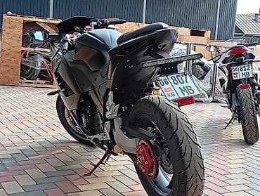 спрот байк: Спортивный мотоцикл в агрессивном чёрном исполнении. - Полные — 3