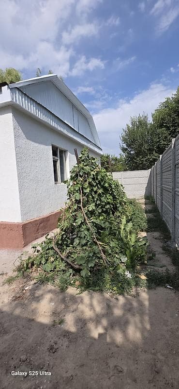 Дома: Продаётся кирпичный дом 60 кв.м на участке 2,5 сотки,. в районе — 2