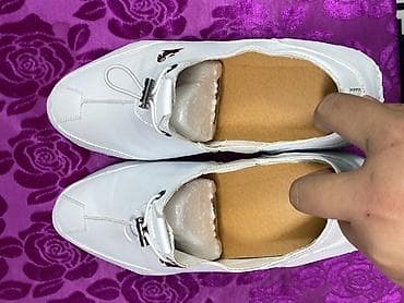 Мокасины и лоферы: Мужские повседневные мокасины/лоферы белого цвета. - Материал верха — 5