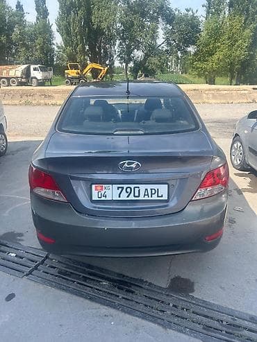 mb 220: Hyundai Solaris: 2013 г., 1.6 л, Автомат, Бензин, Седан — 2