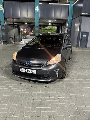 Toyota Prius V: 2012 г., 1.8 л, Вариатор, Гибрид, Универсал