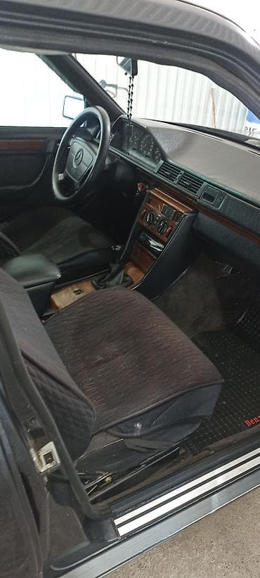 mers 220: Mercedes-Benz W124: 1993 г., 2.2 л, Механика, Бензин, Седан — 8