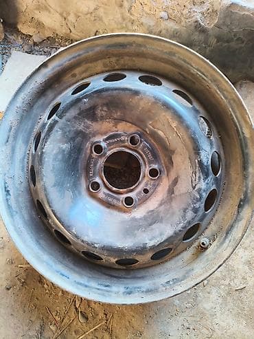 e60 m5: Железные Диски R 15 отверстий - 5, Б/у — 1