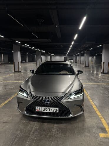 Lexus ES: 2019 г., Гибрид, Седан