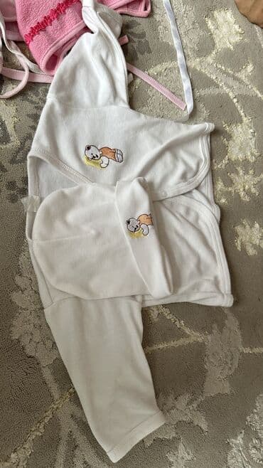 возьму даром детскую коляску: Отдам даром Набор детской одежды для новорождённого Новые и б/у - — 1