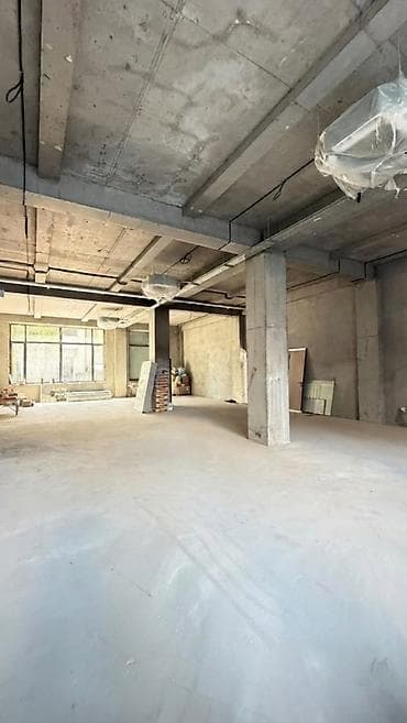 200: Продажа офисов 176 м², Без мебели, Бизнес центр, 1 этаж — 2