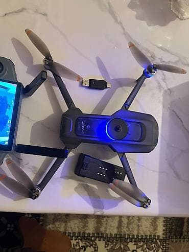 камеры для авто: Квадрокоптер P52 UAV с пультом со встроенным экраном Комплектация на — 1